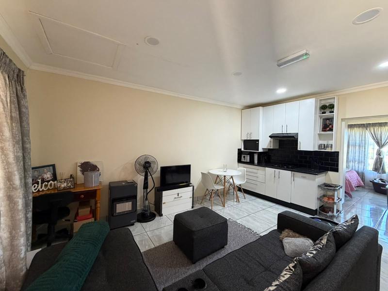 To Let 1 Bedroom Property for Rent in Grahamstown Eastern Cape